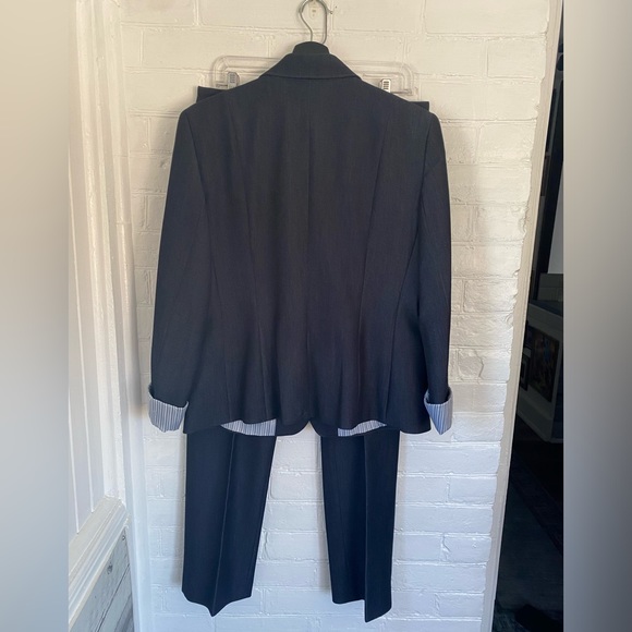 TAHARI suit. Styled with oversized belted blazer look. - Picture 5 of 11